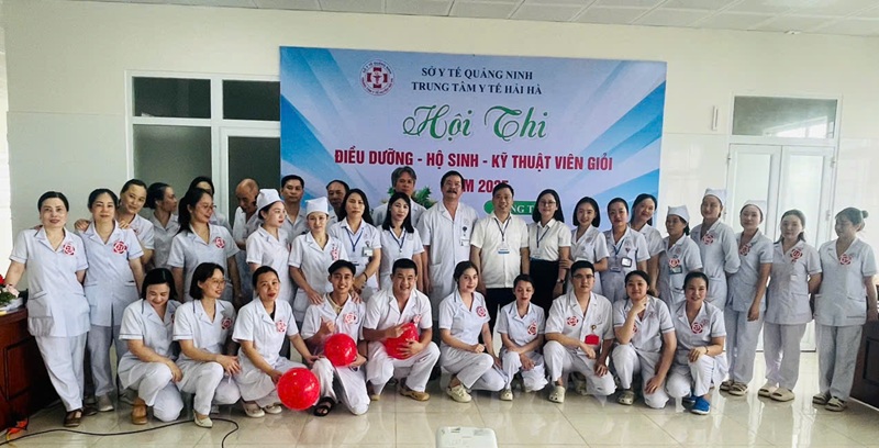 Trung tâm Y tế Hải Hà tổ chức Hội thi “Điều dưỡng - hộ sinh - Kỹ thuật viên giỏi” năm 2025