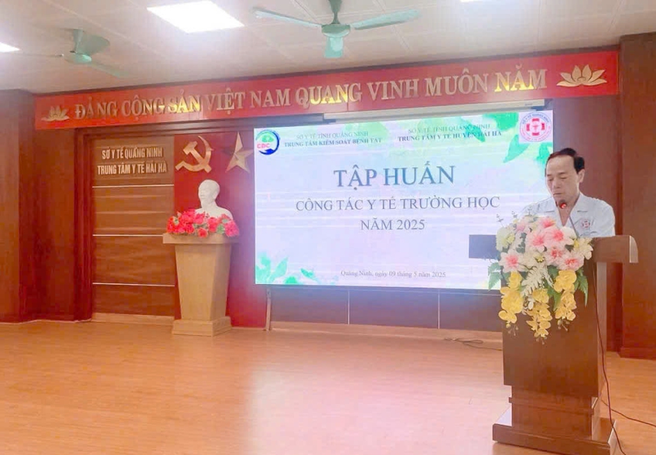 TRUNG TÂM Y TẾ HẢI HÀ TỔ CHỨC LỚP TẬP HUẤN CÔNG TÁC Y TẾ TRƯỜNG HỌC NĂM 2025