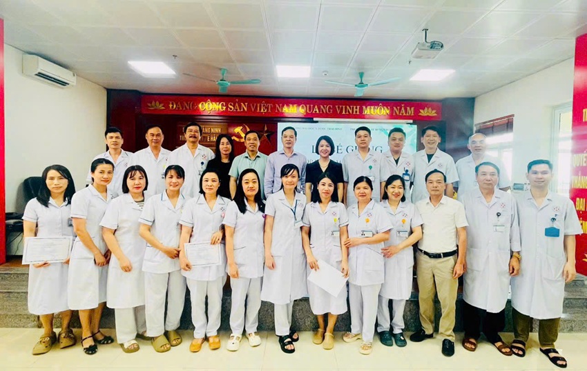 BẾ GIẢNG LỚP ĐÀO TẠO PHƯƠNG PHÁP DẠY HỌC LÂM SÀNG CHO NGƯỜI GIẢNG DẠY THỰC HÀNH TRONG ĐÀO TẠO KHỐI NGÀNH SỨC KHỎE TẠI TRUNG TÂM Y TẾ HẢI HÀ